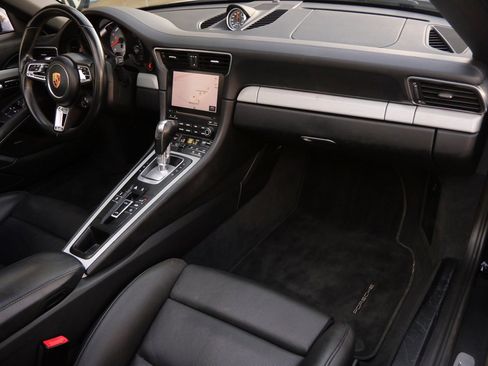 Used 2017 Porsche 911 Targa 4S image 22