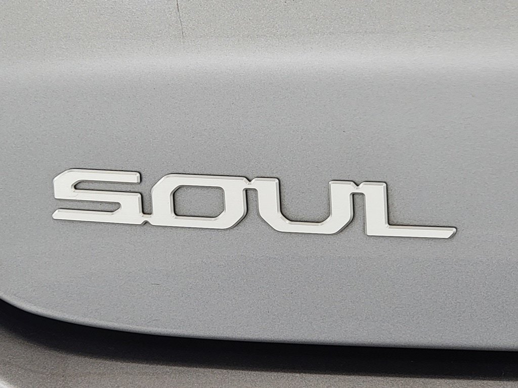 Used 2024 Kia Soul LX w/ Option Group 015 FWD image 9