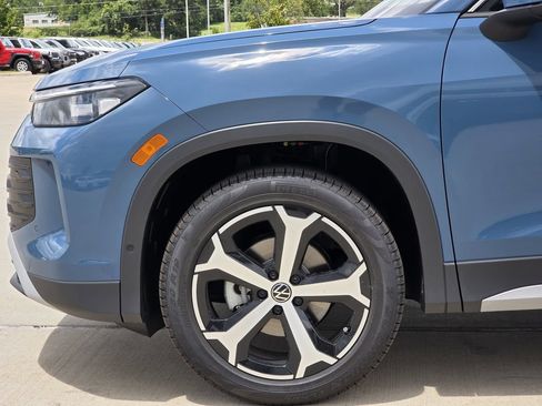 New 2026 Volkswagen Tiguan SE FWD image 6