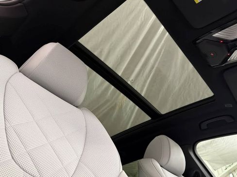 Used 2024 BMW X5 xDrive50e image 17