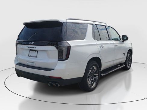 Used 2025 Chevrolet Tahoe Z71 w/ Z71 Off-Road Package AWD/4WD image 4