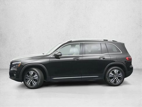 Certified 2025 Mercedes-Benz GLB 250 4MATIC image 7