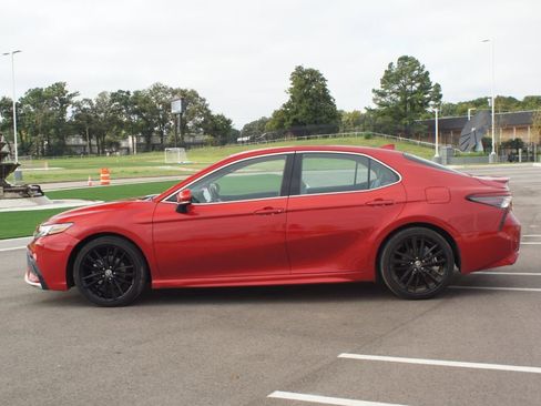 Used 2023 Toyota Camry XSE image 12