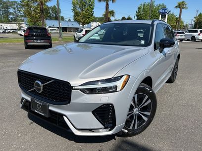 New 2025 Volvo XC60 B5 Core w/ Climate Package
