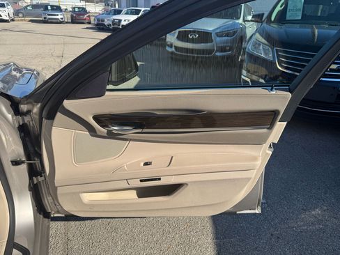 Used 2009 BMW 750Li image 17