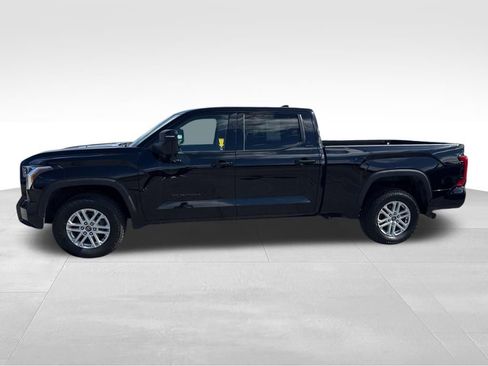 Used 2023 Toyota Tundra SR5 w/ SR5 Premium Package AWD/4WD image 2