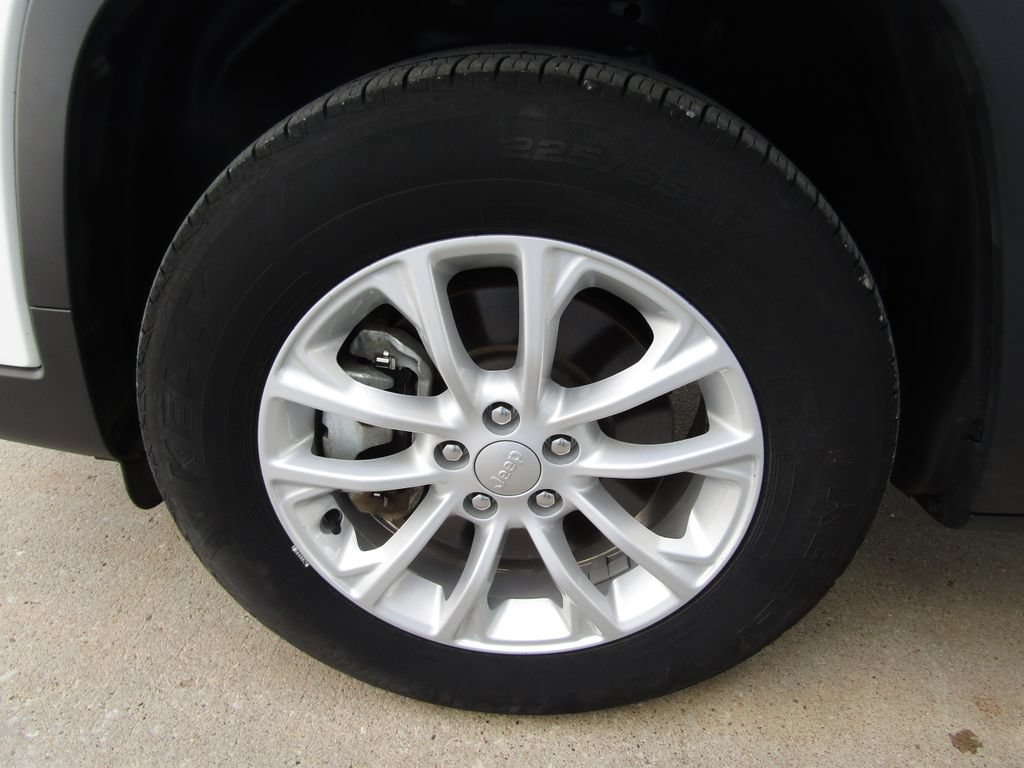 Used 2022 Jeep Cherokee Latitude Lux AWD/4WD image 27