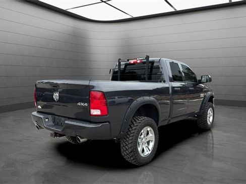 Used 2017 RAM 1500 Express image 2