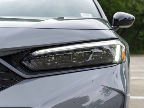 Used 2025 Honda Civic Sport image 11