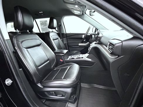 Used 2023 Ford Explorer XLT w/ Equipment Group 202A image 15