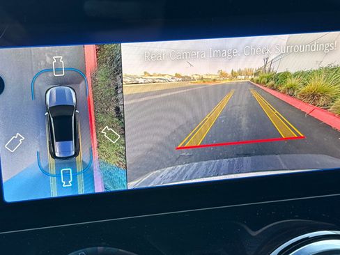 Used 2025 Mercedes-Benz EQB 300 EQB 300 image 20