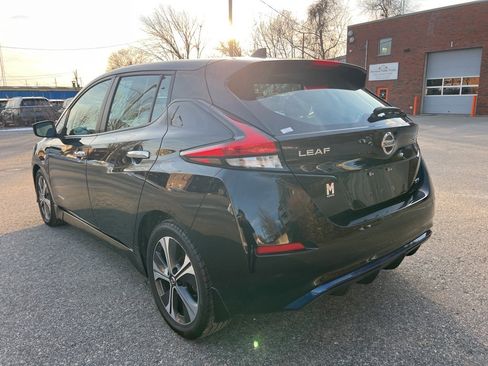Used 2018 Nissan Leaf SV w/ SV Technology Package image 3