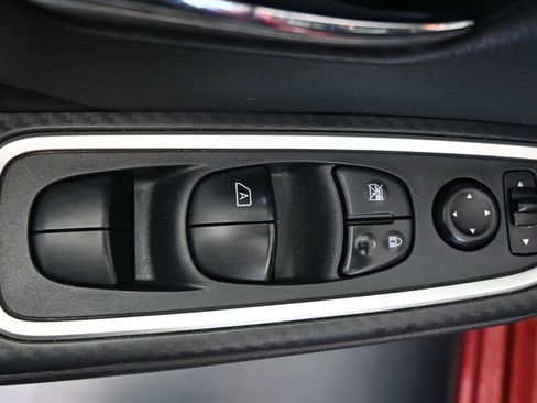 Used 2020 Nissan Versa SR FWD image 22