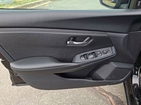 Used 2024 Nissan Sentra SV image 9