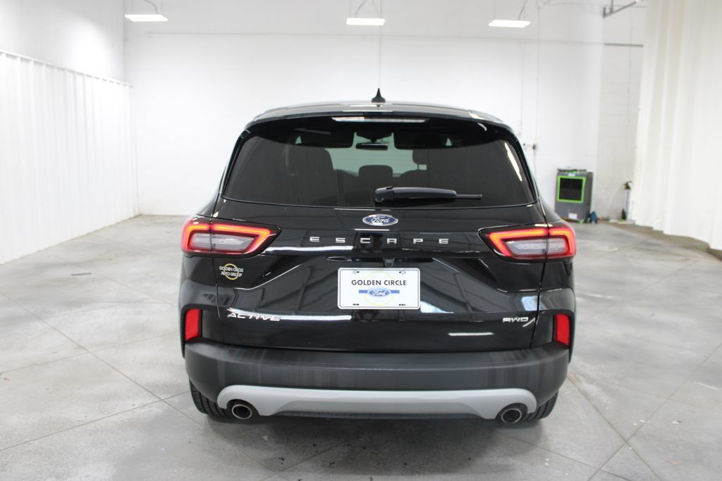 Used 2025 Ford Escape Active AWD/4WD image 8