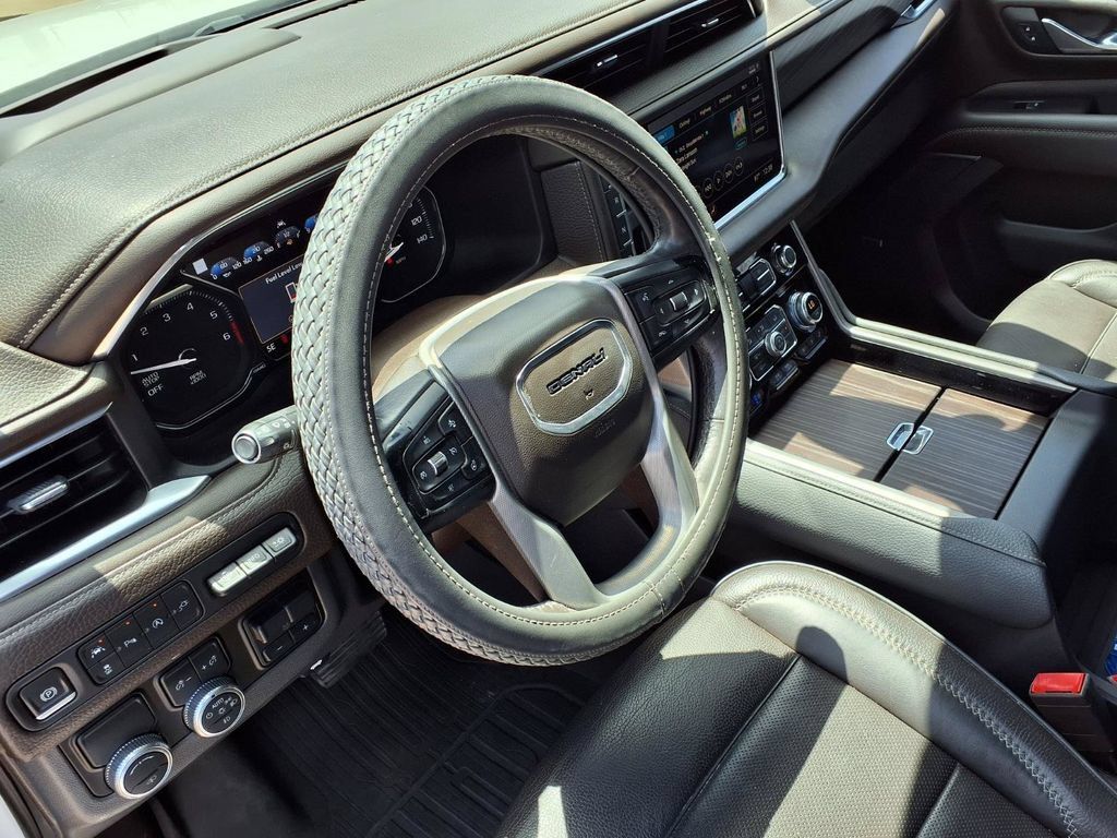 Used 2021 GMC Yukon Denali w/ Denali Ultimate Package RWD image 17