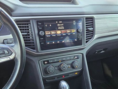 Used 2020 Volkswagen Atlas Cross Sport SE w/ Panoramic Sunroof Package FWD image 13