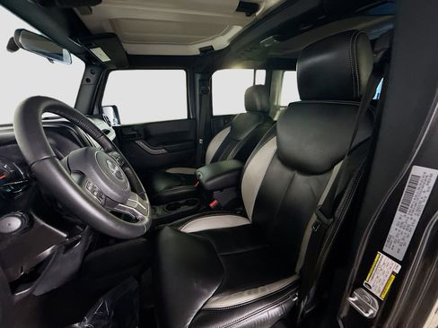 Used 2017 Jeep Wrangler Unlimited Sport w/ Connectivity Group image 21