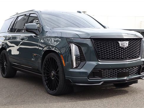 Used 2026 Cadillac Escalade V AWD/4WD image 7