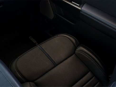 Used 2024 Ford F150 Platinum image 29