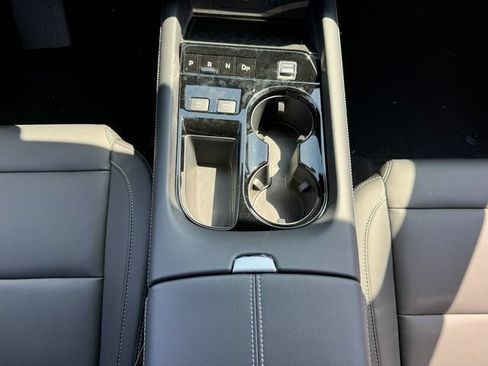 Used 2025 Nissan Murano SV AWD/4WD image 10