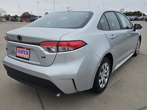 Used 2025 Toyota Corolla LE image 5