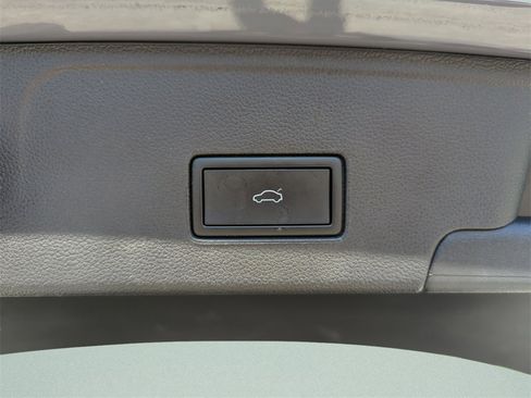 Used 2021 Volkswagen Atlas Cross Sport SEL R-Line image 17