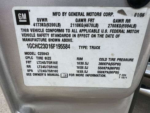 Used 2006 Chevrolet Silverado 2500 LT w/ Heavy-Duty Power Package RWD image 44