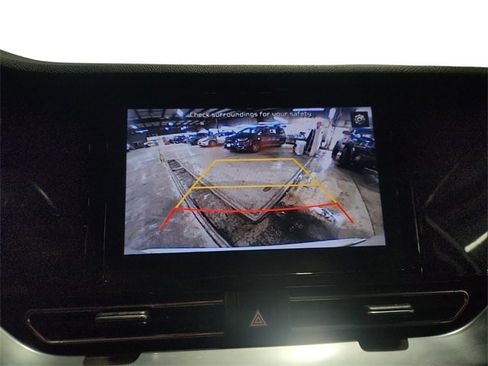 Used 2022 Kia Niro LXS image 14