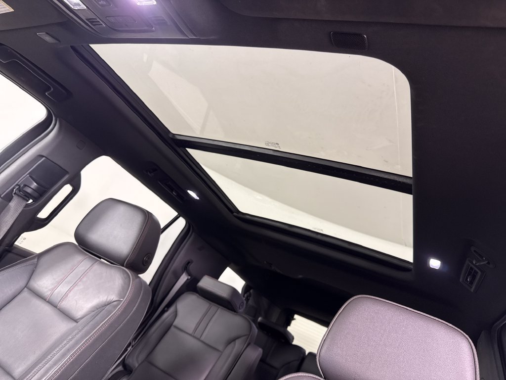 Used 2021 Chevrolet Tahoe RST w/ Luxury Package RWD image 21