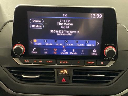 Used 2020 Nissan Altima 2.5 SR w/ Premium Package image 12