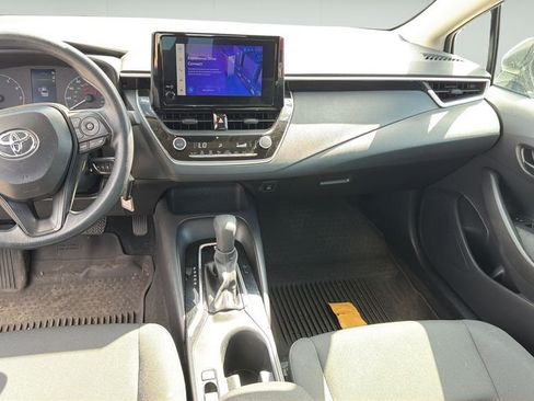 Used 2025 Toyota Corolla LE FWD image 12