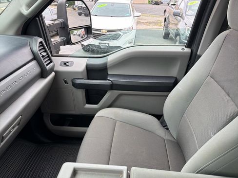 Used 2019 Ford F250 XL w/ STX Appearance Package AWD/4WD image 18