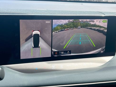 New 2026 Nissan Leaf FWD image 13