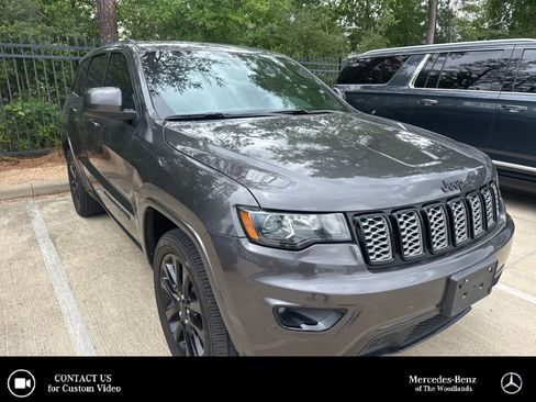 Used 2018 Jeep Grand Cherokee Altitude image 1