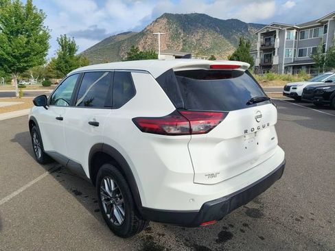 Used 2024 Nissan Rogue S AWD/4WD image 5