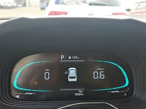 Used 2026 Hyundai Venue SE FWD image 19