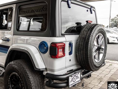 Used 2019 Jeep Wrangler Unlimited Sahara w/ Safety Group image 14