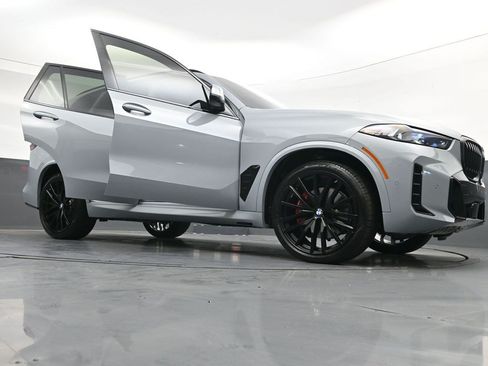 Used 2026 BMW X5 xDrive40i w/ M Sport Package AWD/4WD image 38