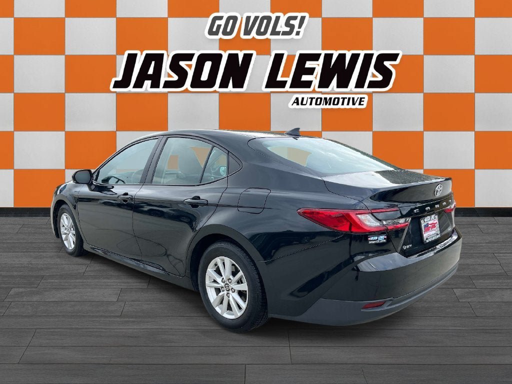 Used 2025 Toyota Camry LE FWD image 5
