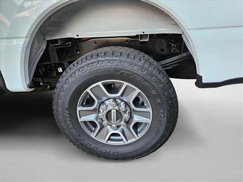 New 2026 Ford F250 Lariat w/ FX4 Off-Road Package image 10