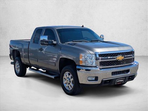Used 2012 Chevrolet Silverado 2500 LT w/ Interior Plus Package AWD/4WD image 3