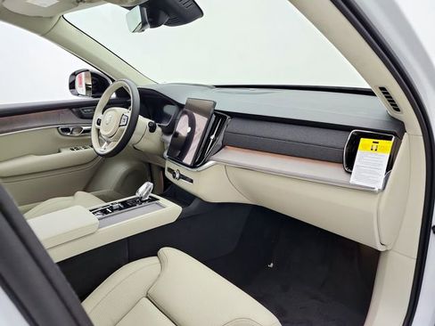 New 2026 Volvo XC90 T8 Ultra w/ Lounge Package image 17