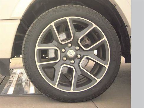 Used 2020 RAM 1500 Laramie AWD/4WD image 9