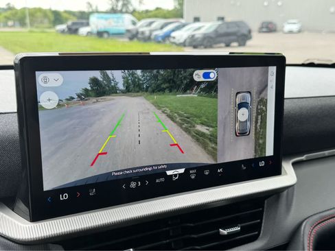 Used 2025 Ford Explorer ST-Line w/ ST-Line Street Pack AWD/4WD image 27