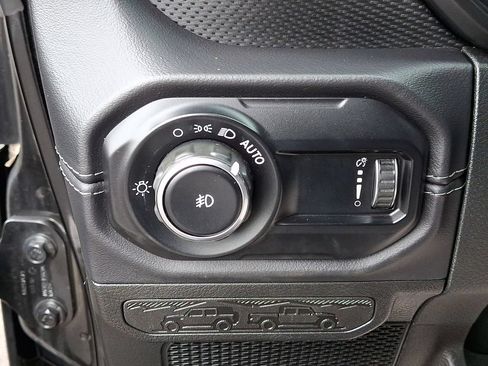 Used 2025 Jeep Wrangler Unlimited Rubicon AWD/4WD image 26