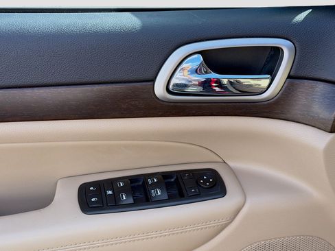 Used 2018 Jeep Grand Cherokee Laredo image 22