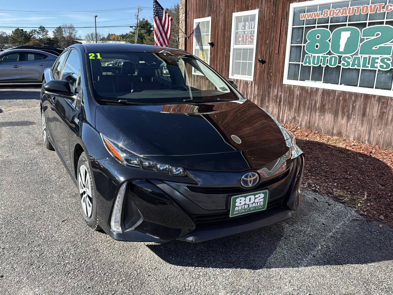 Used 2021 Toyota Prius Prime XLE FWD image 2