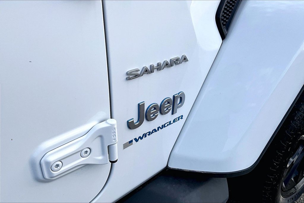 Used 2023 Jeep Wrangler Unlimited Sahara AWD/4WD image 13