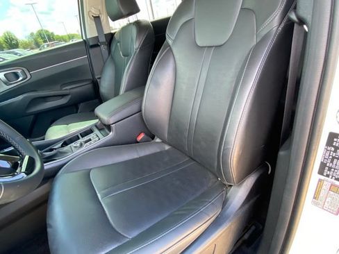 Certified 2025 Kia Sorento X-Line EX AWD/4WD image 11